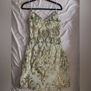 White and Gold sequin homecoming/prom dress! Size M